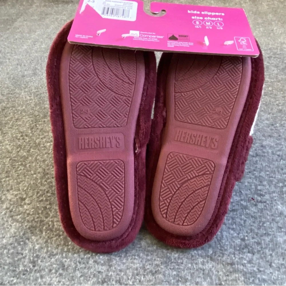 Hershey's‎ Cozy Slippers in Burgundy and White Girls Size 2-3 New